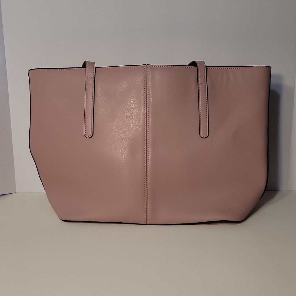 Chic Pink Leather Tote with Structured Design